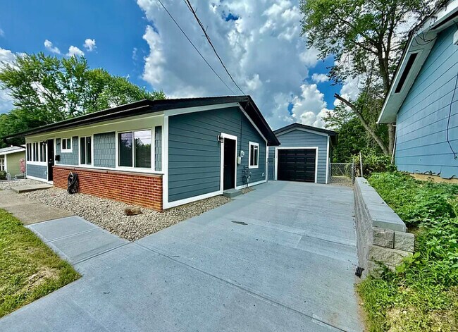 Foto del edificio - 9677 Cedarhurst Dr