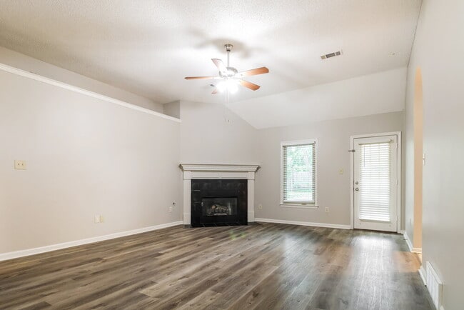Building Photo - 1728 Edgeburg Ln