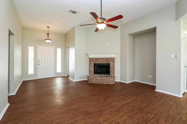 Foto del edificio - 1012 SW Hillside Dr