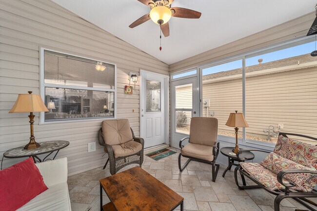 Porche delantero - 790 Blake Ln