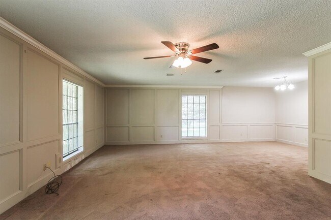 Building Photo - 19092 Lazy Ln