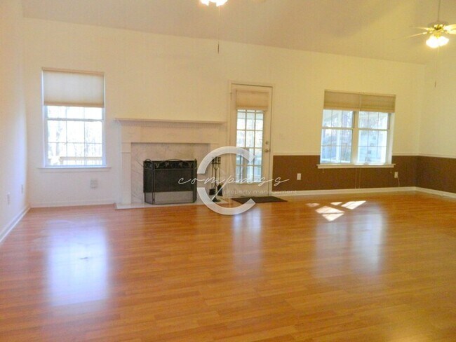 Foto del edificio - 4954 Newpark Ln NW