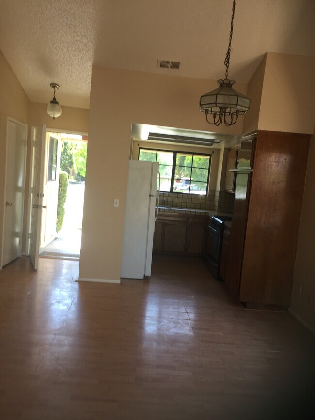 Foto del edificio - 126 Oakdale Ln