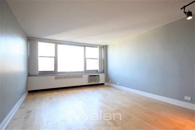 Foto del edificio - 555 W Cornelia Ave