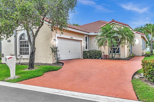 Foto del edificio - 6382 Hamilton Ct