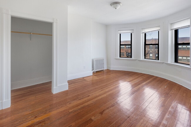 Building Photo - 866 Huntington Ave
