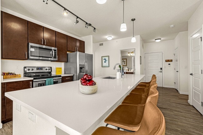 Foto del edificio - 9227 Rolling Way