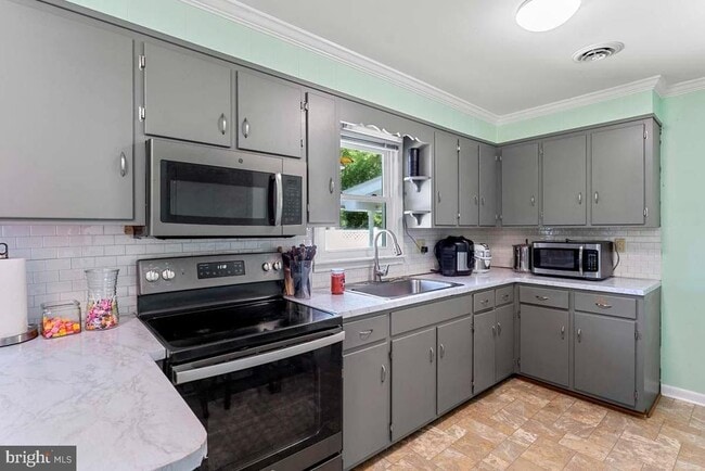 Building Photo - 54 W Henrietta St