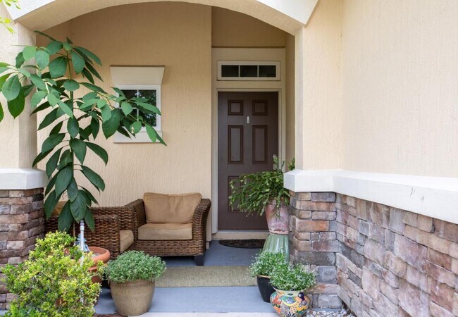 Building Photo - 368 Cameron Dr