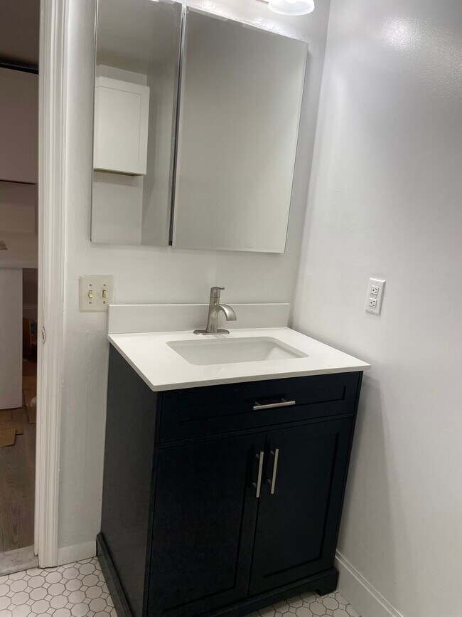 Building Photo - 32 Parsons St