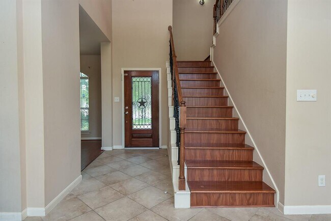 Foto del edificio - 5430 Linden Rose Ln
