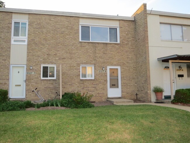 3127D Level Townhome - 3127 University Blvd W
