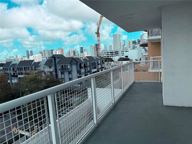 Building Photo - 900 SW 8th St