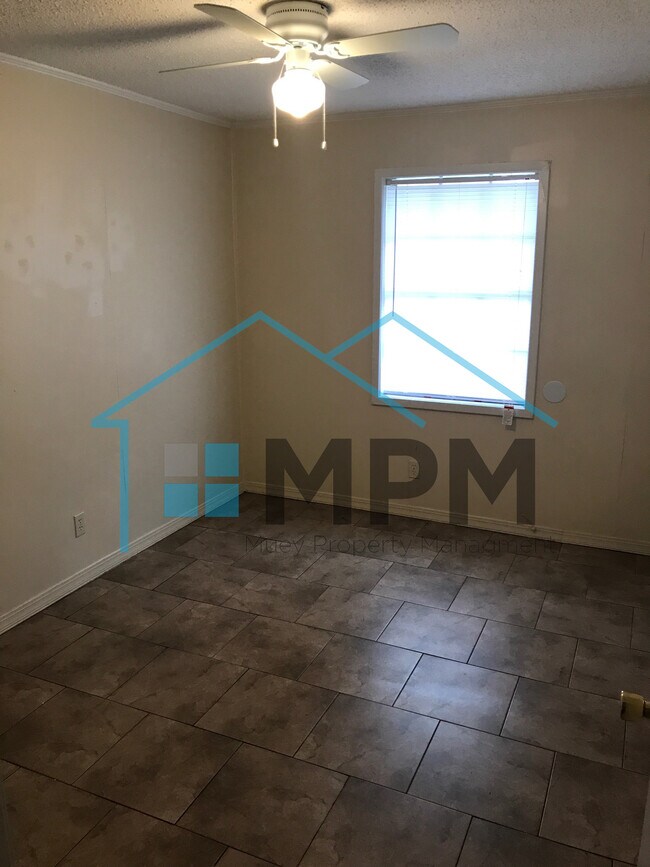 Building Photo - 3351 LA-594