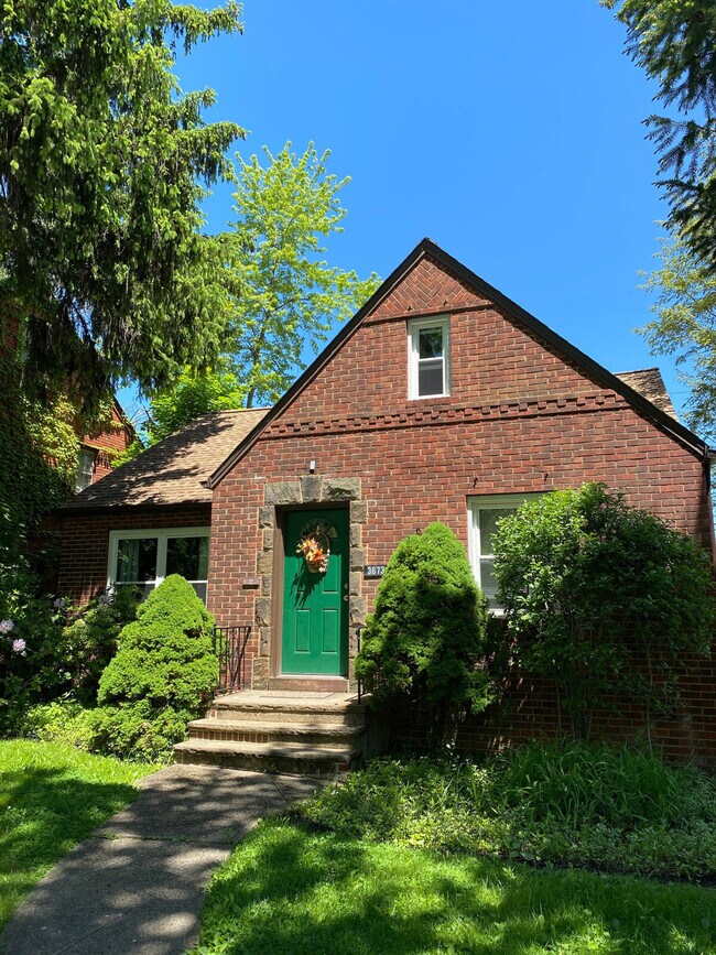 Foto del edificio - 3649 Berkeley Rd