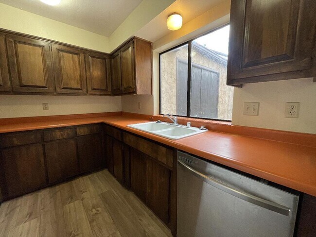 Building Photo - 331 Cheryl Ct