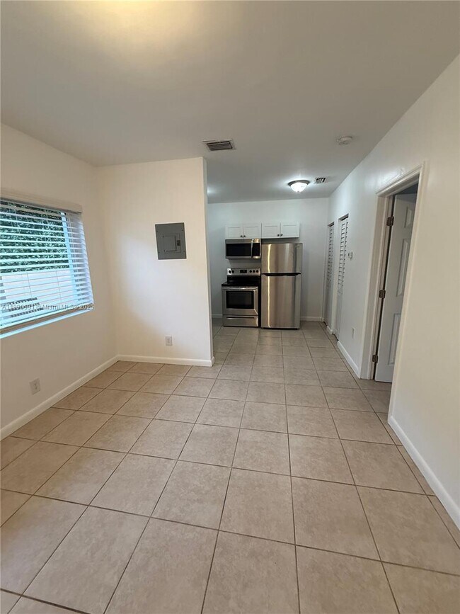 Foto del edificio - 1034 NW 2nd St