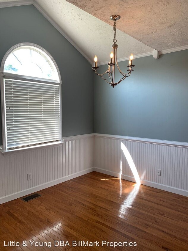 Building Photo - 3 br, 2.5 bath House - 504 Dunblane Way