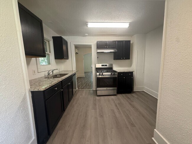 Foto del edificio - 1531 E Talmage St