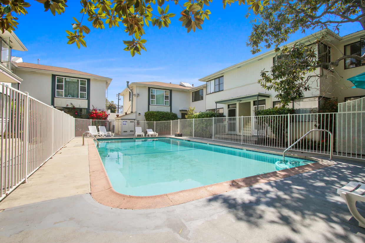 Foto del edificio - 3144 S. Barrington Ave in Mar Vista - Has ...