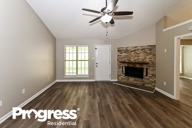 Building Photo - 1420 Peppermill Dr N