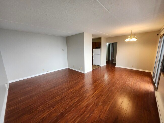 Building Photo - 411 Ellerdale St
