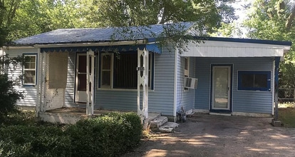 Building Photo - 3011 W Walnut St