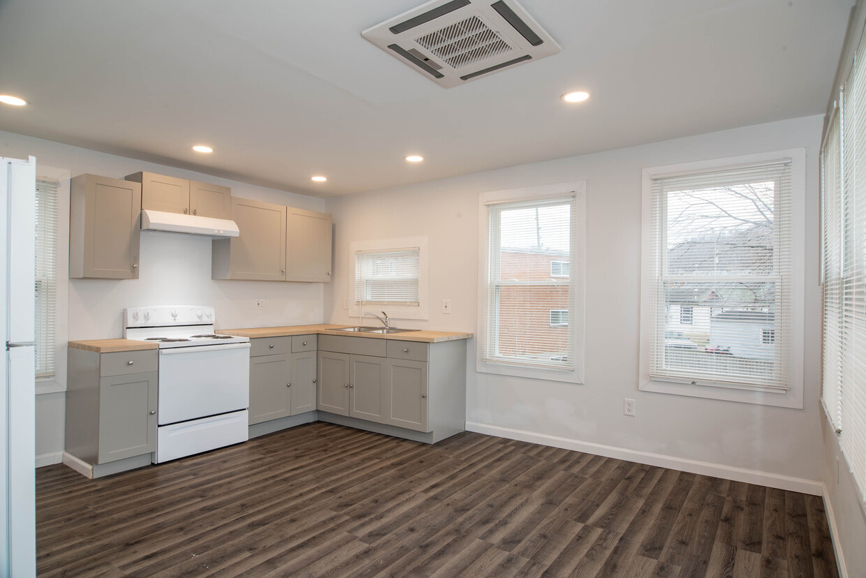 Kitchen - 608 Jefferson Ave