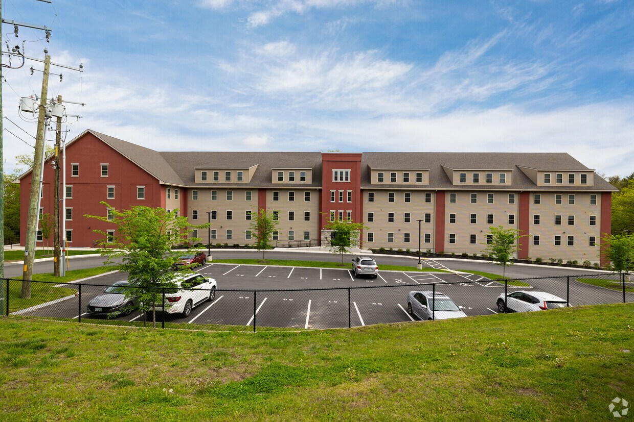 64 River St Rochester, Nuevo Hampshire - Fownes Mill Condominiums