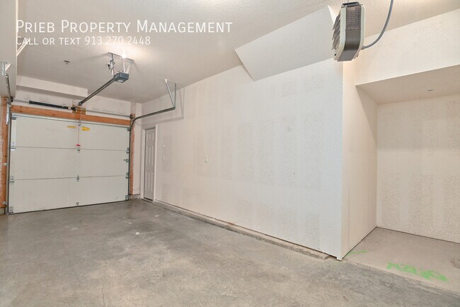 Building Photo - 12321 S Chelsea St