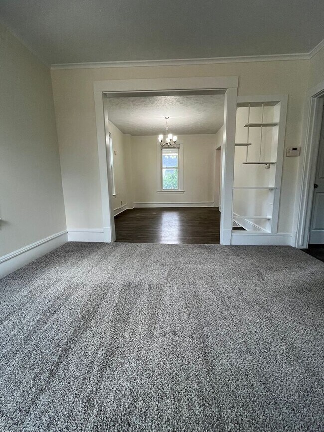 Foto del edificio - 3 Bedroom Eastown Home!
