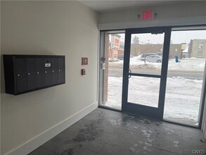Building Photo - 109 Main St