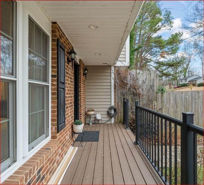 Foto del edificio - 7324 Shellburne Dr