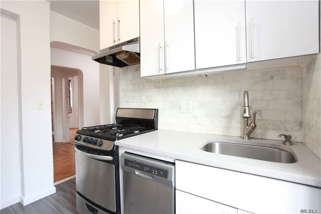 Building Photo - 65-10 99th St