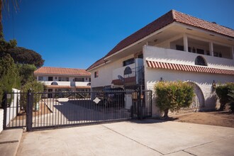 Building Photo - 335 Claydelle Ave