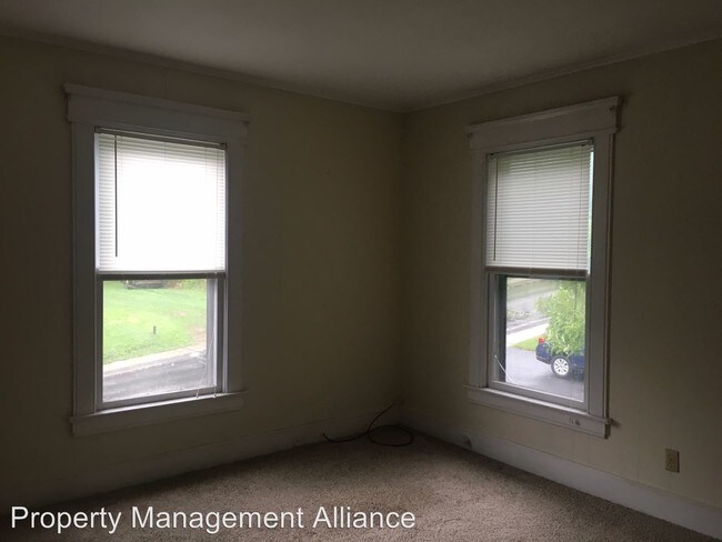 Building Photo - 1642 W Colvin St