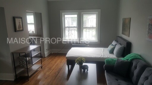 Building Photo - 49 Troup St