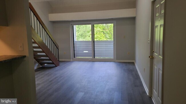 Foto del edificio - 1641 Carriage House Terrace