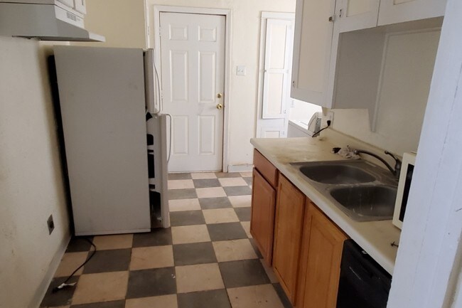 Foto del edificio - 818 E 7th St