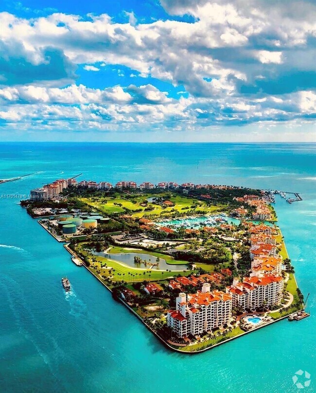 Building Photo - 19133 Fisher Island Dr