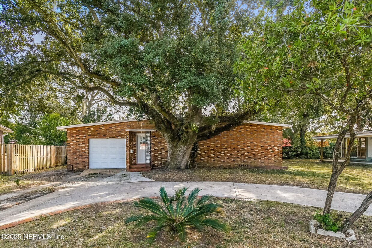 Foto principal - 4119 Sudbury Ave