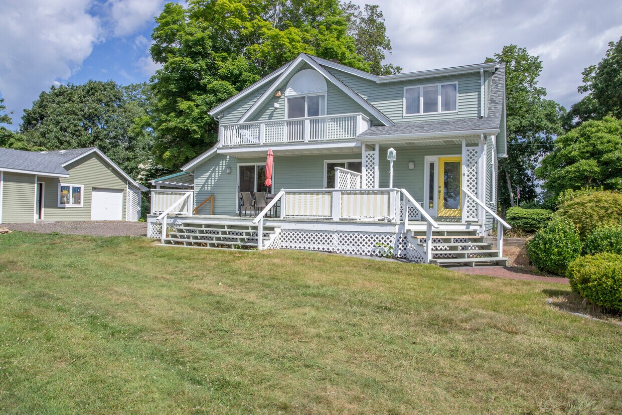 Foto principal - 5 Maplewood Rd