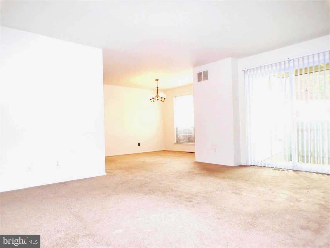 Primary Photo - 275 Green St
