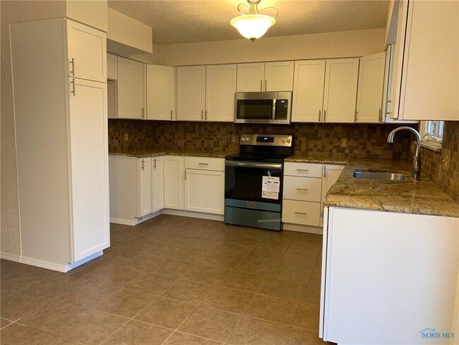 Building Photo - 5720 Winona Dr