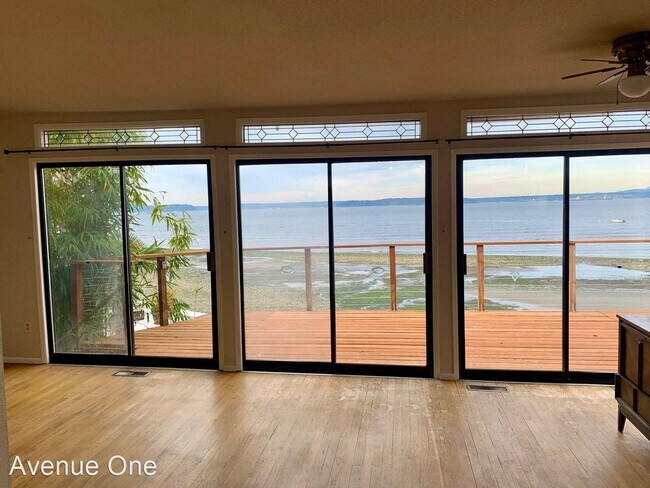 Foto del edificio - 2 br, 1 bath House - 3845 Beach Dr SW