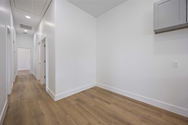 Foto del edificio - 9723 Cargill St