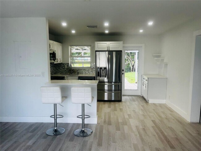 Foto del edificio - 6318 NW 24th Ct