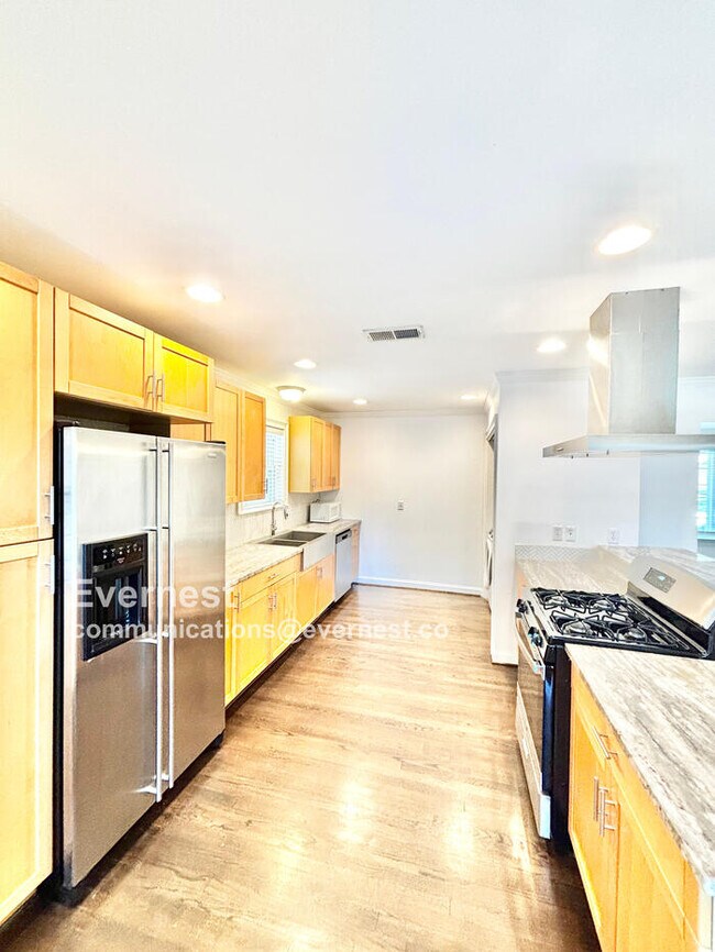 Foto del edificio - 6226 Saratoga Cir