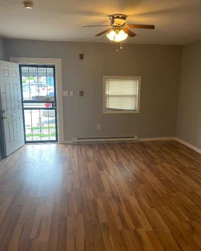 Foto del edificio - 5235 Woodland Ave