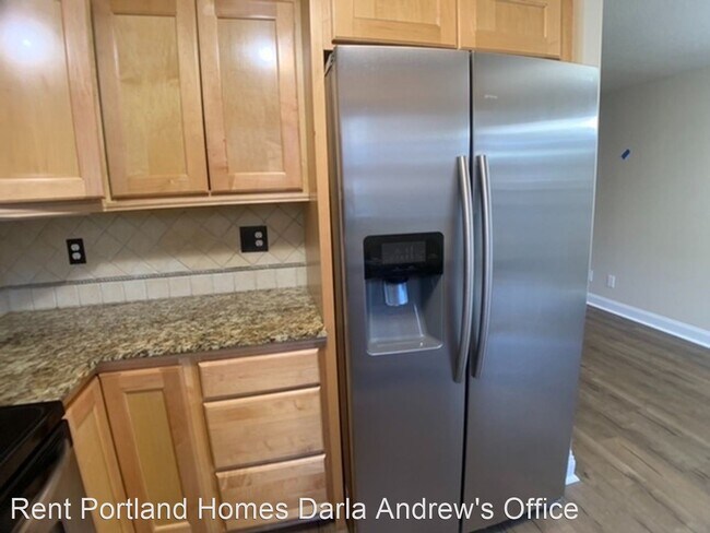 Foto del edificio - 3 br, 2 bath House - 943 SW Elmonica Place
